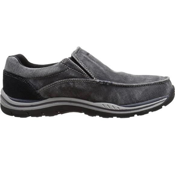 NWOT- Size 12 EXTRA WIDE SKECHERS RELAXED FIT - Picture 4 of 10